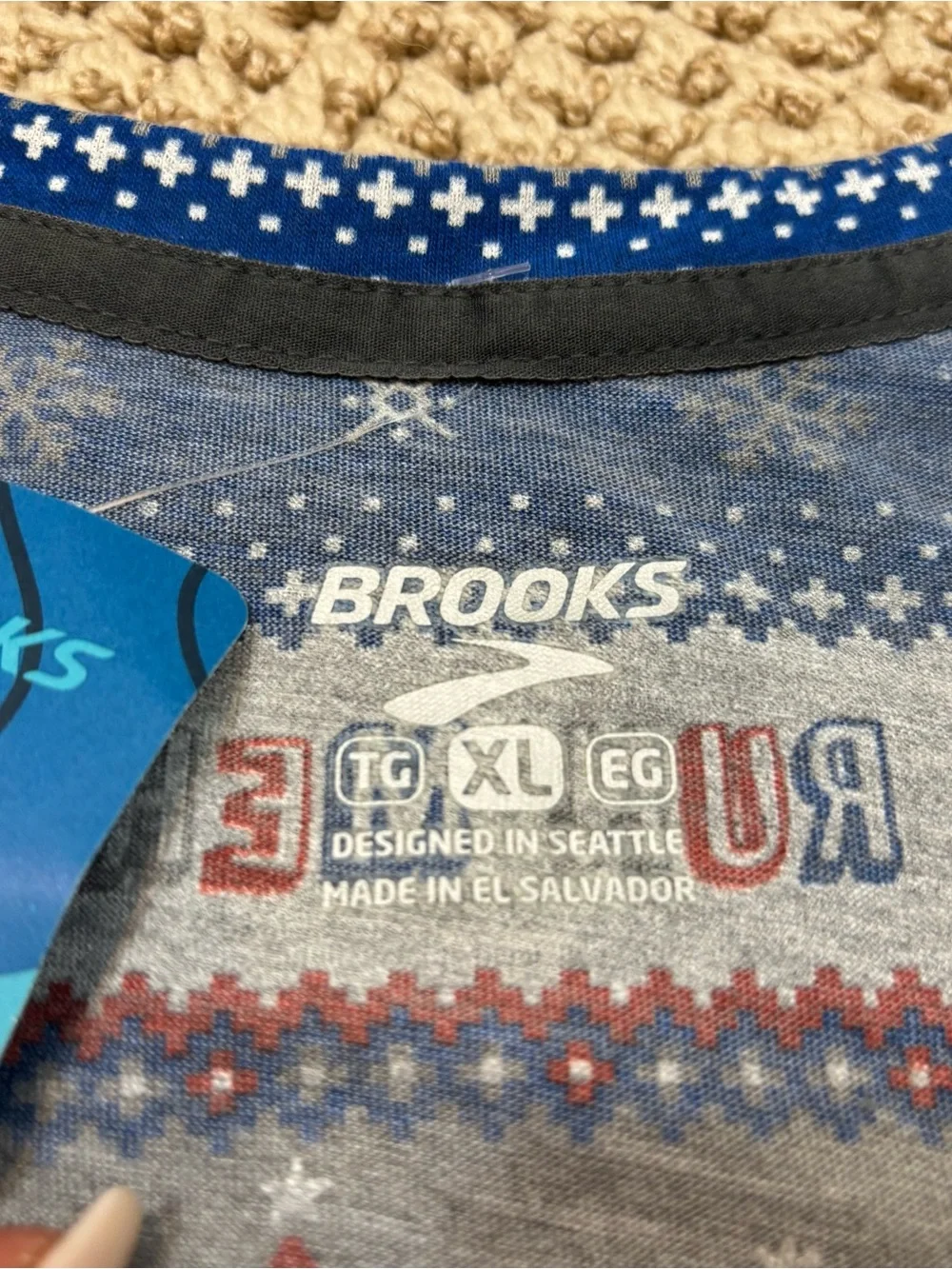 New with Tags Brooks Men's Running Shirt Long Distance Merry‎ Run Merry Blue XL